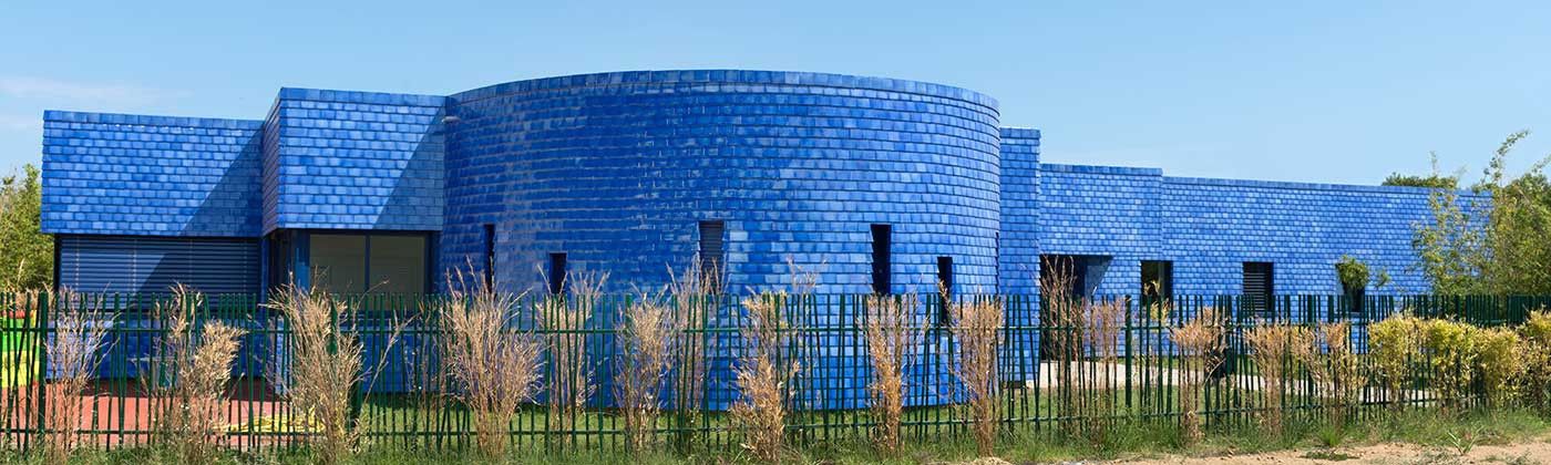 Hand-cafted glazed tile for your roof: curved tiles, fish-scale...